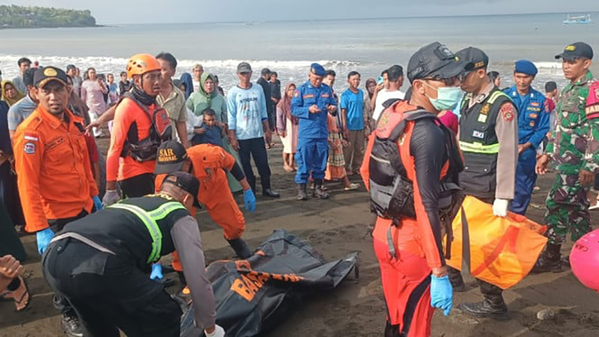 Operasi Pencarian Nonstop: Timsar Kerahkan Segala Upaya Usai Kapal Tenggelam di Selat Bali