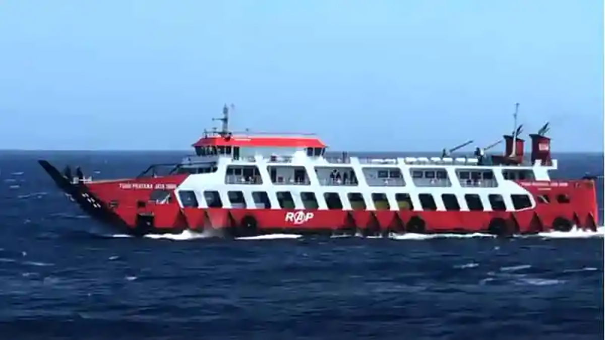 Operasi Pencarian Nonstop: Timsar Kerahkan Segala Upaya Usai Kapal Tenggelam di Selat Bali
