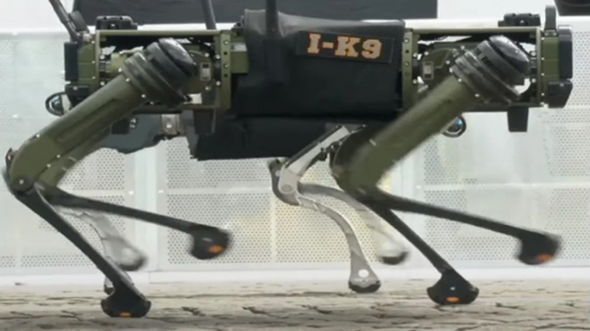 Robot Anjing K9 Polri Canggih! Bisa Deteksi Korban Gempa & Gas Beracun Sekaligus